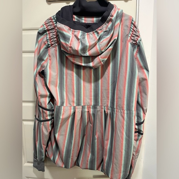 Lululemon Jacket - Picture 5 of 7